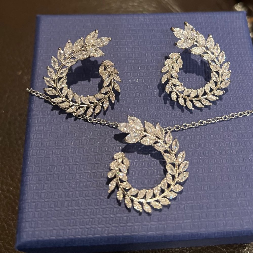 M - Swarovski Crystal Elements Set - image 2